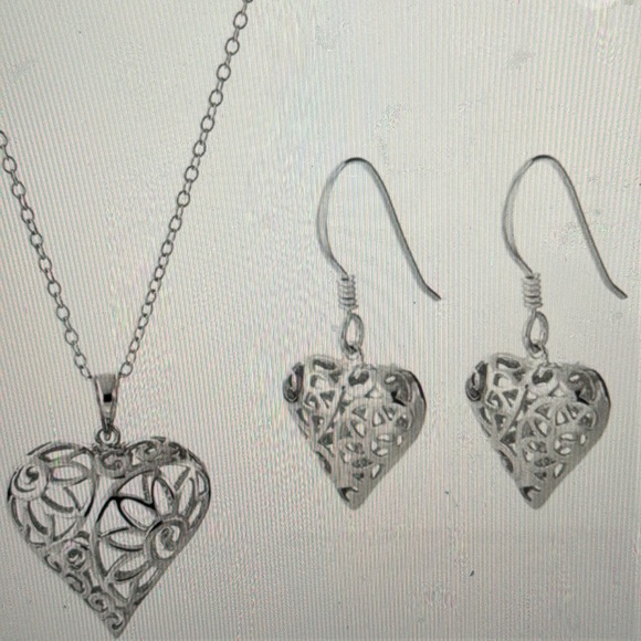 Amazon Collection Sterling Silver Heart Dangle Earrings & Pendant Set - Picture 3 of 6